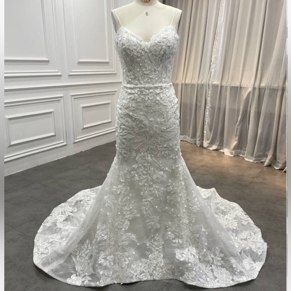 Pronovias Inspired Custom Made Detailed Lace Floral Appliqué Wedding Dress